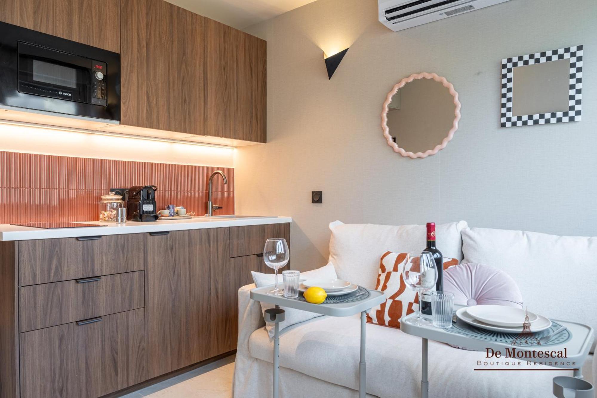De Montescal- Montparnasse With Ac 11 To 14m2 In A Prime Location Appartement Parijs