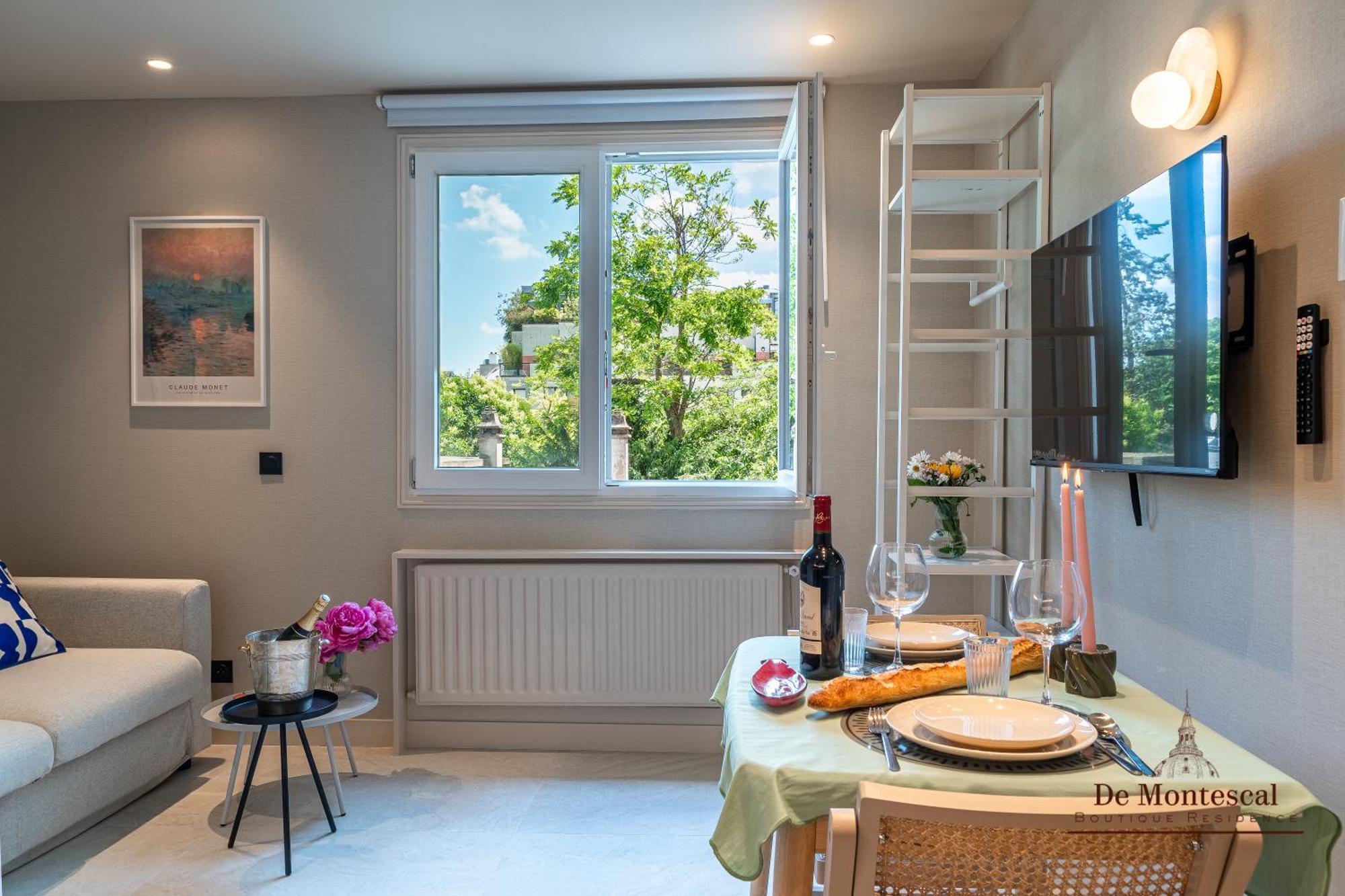 De Montescal- Montparnasse With Ac 11 To 14m2 In A Prime Location Parijs